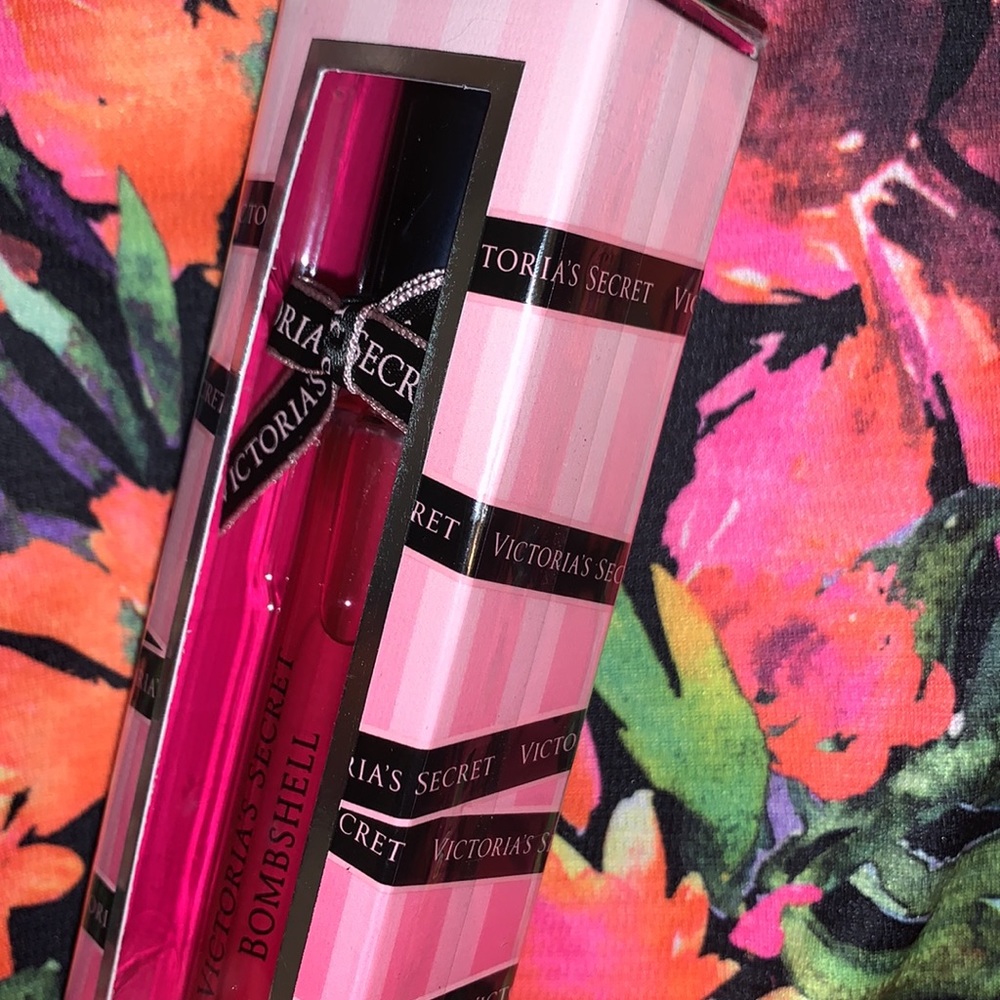 NEW. VICTORIAS SECRET BOMBSHELL Perfume - Picture 4 of 5